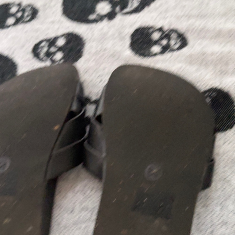 Universal Thread Black Sandals with Silver Studs - Picture 5 of 6